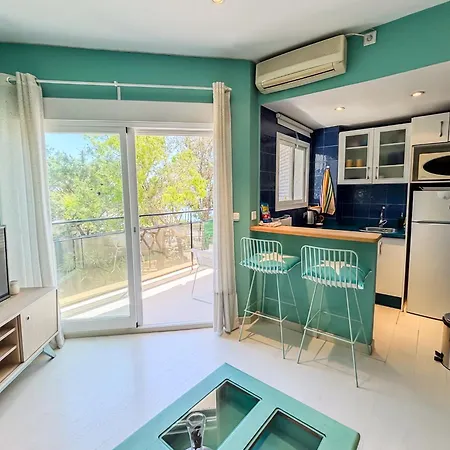 Skol 225 - Beachfront In - Terrace & Pool *