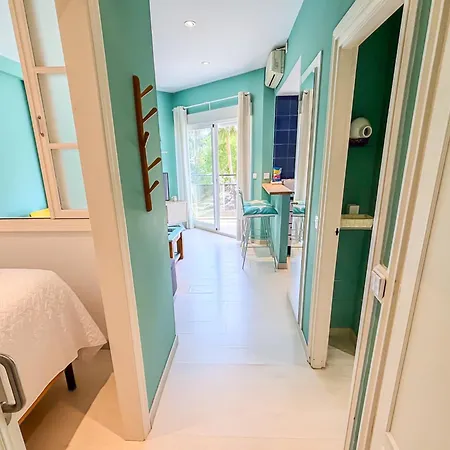 Skol 225 - Beachfront In - Terrace & Pool Apartment *
