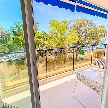 Skol 225 - Beachfront In - Terrace & Pool