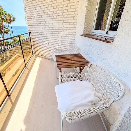 Skol 225 - Beachfront In - Terrace & Pool *