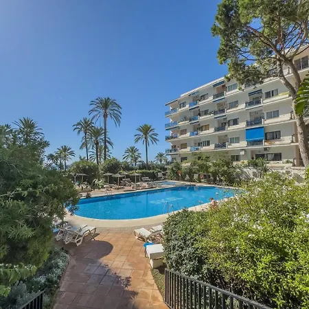 Skol 225 - Beachfront In - Terrace & Pool