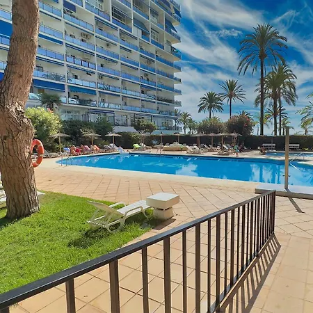 Skol 225 - Beachfront In - Terrace & Pool Apartment *